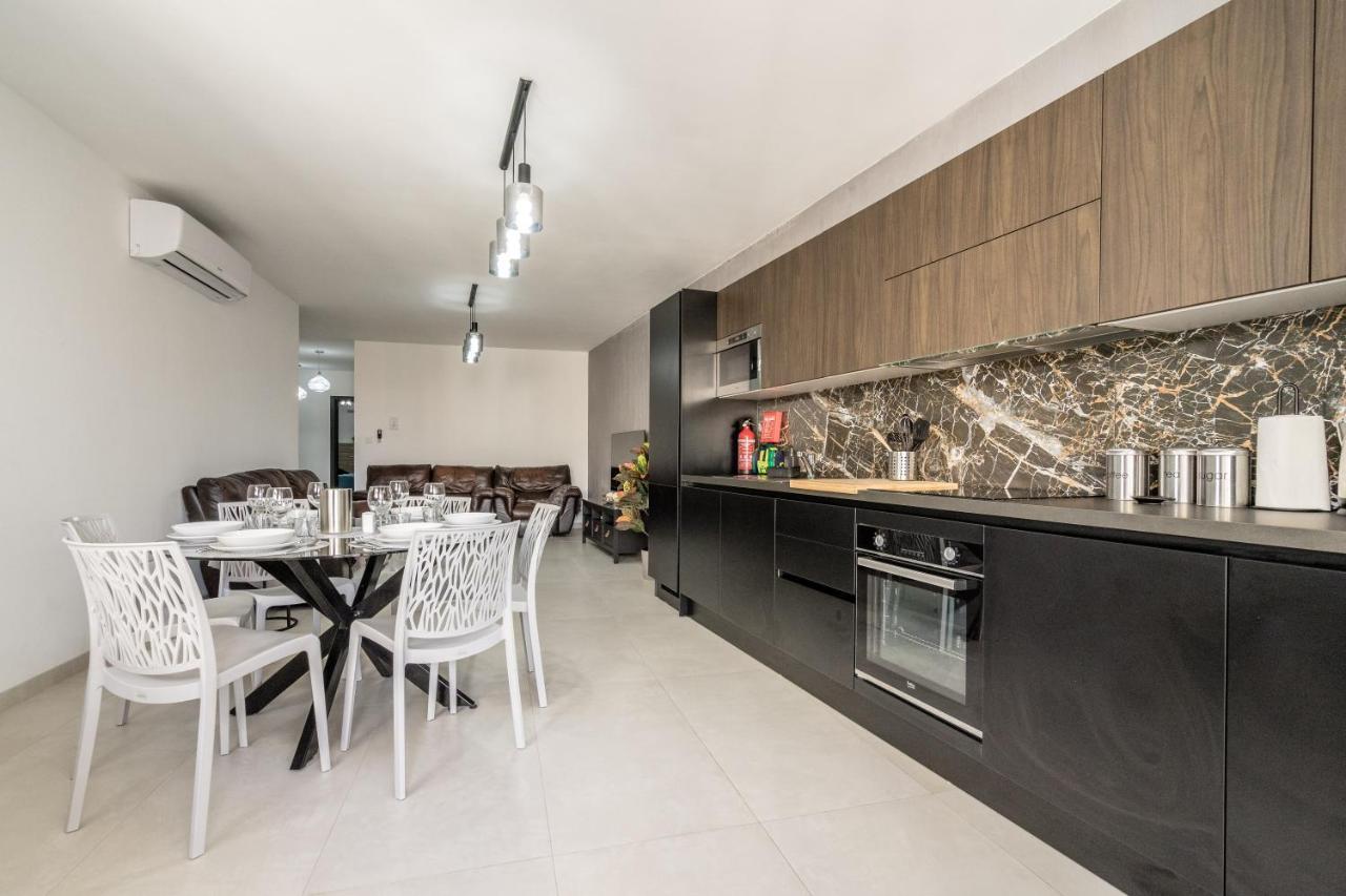 Brand New 3Br Apartment Close To All Amenities 세인트폴스베이 외부 사진