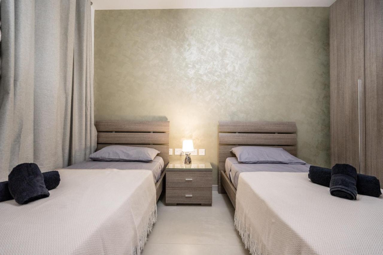 Brand New 3Br Apartment Close To All Amenities 세인트폴스베이 외부 사진